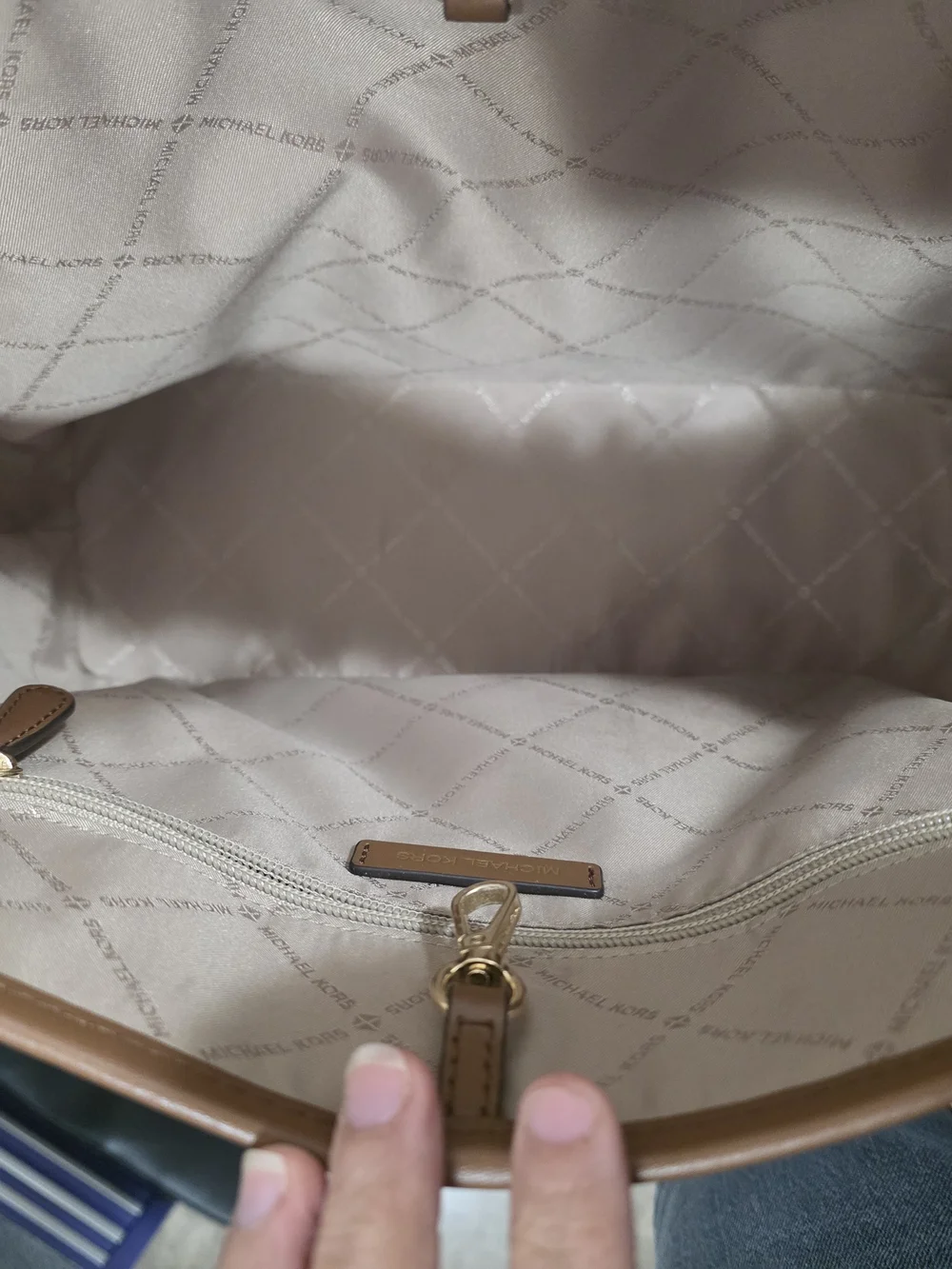 Michael Kors Signature MK Logo Tote in Vanilla and Brown - Picture 4 of 7